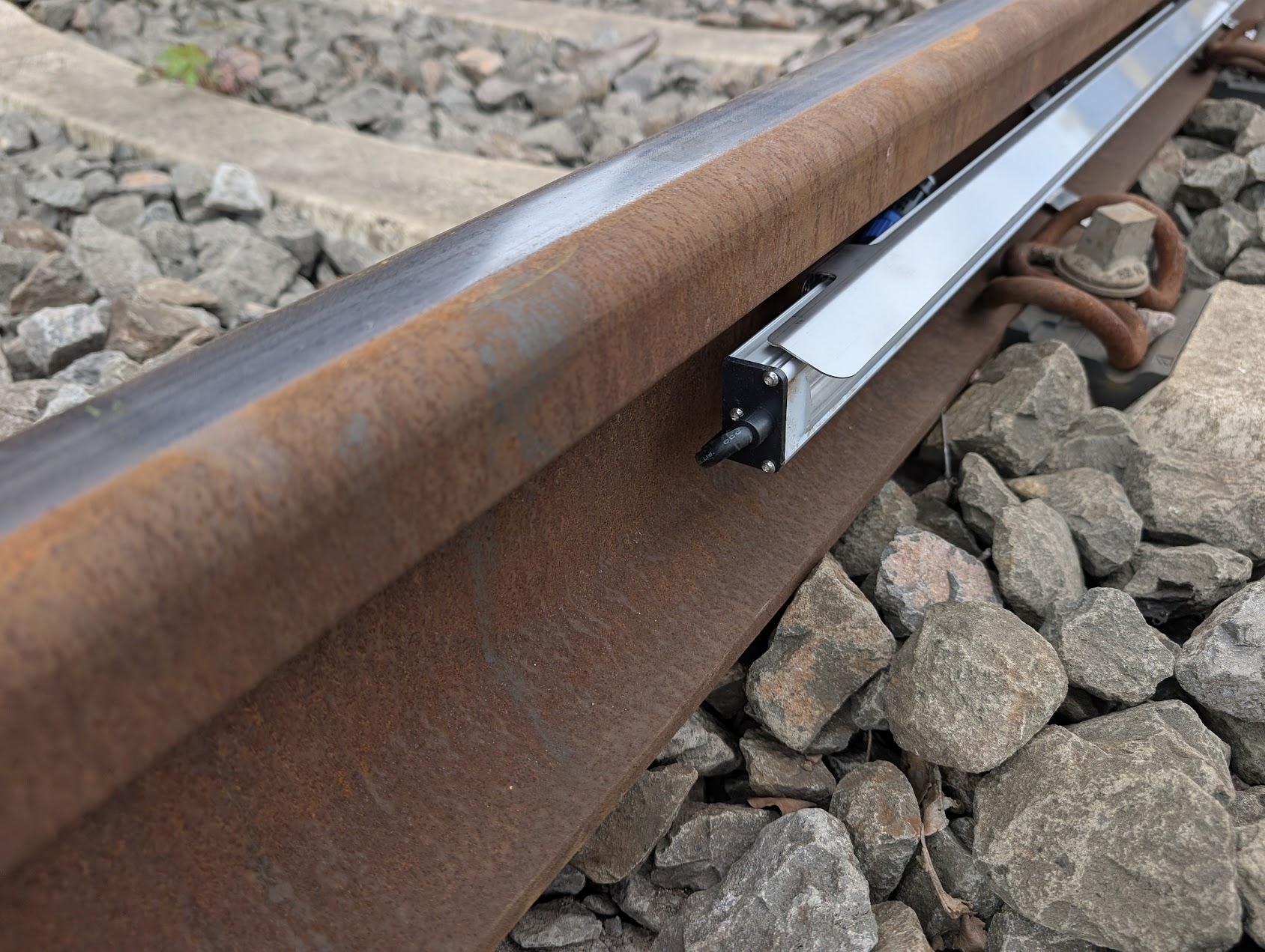 RAILUM Schienenstegleuchte - 2030mm - 4000K - 12,4W - 48V - IP67 - Bild 4