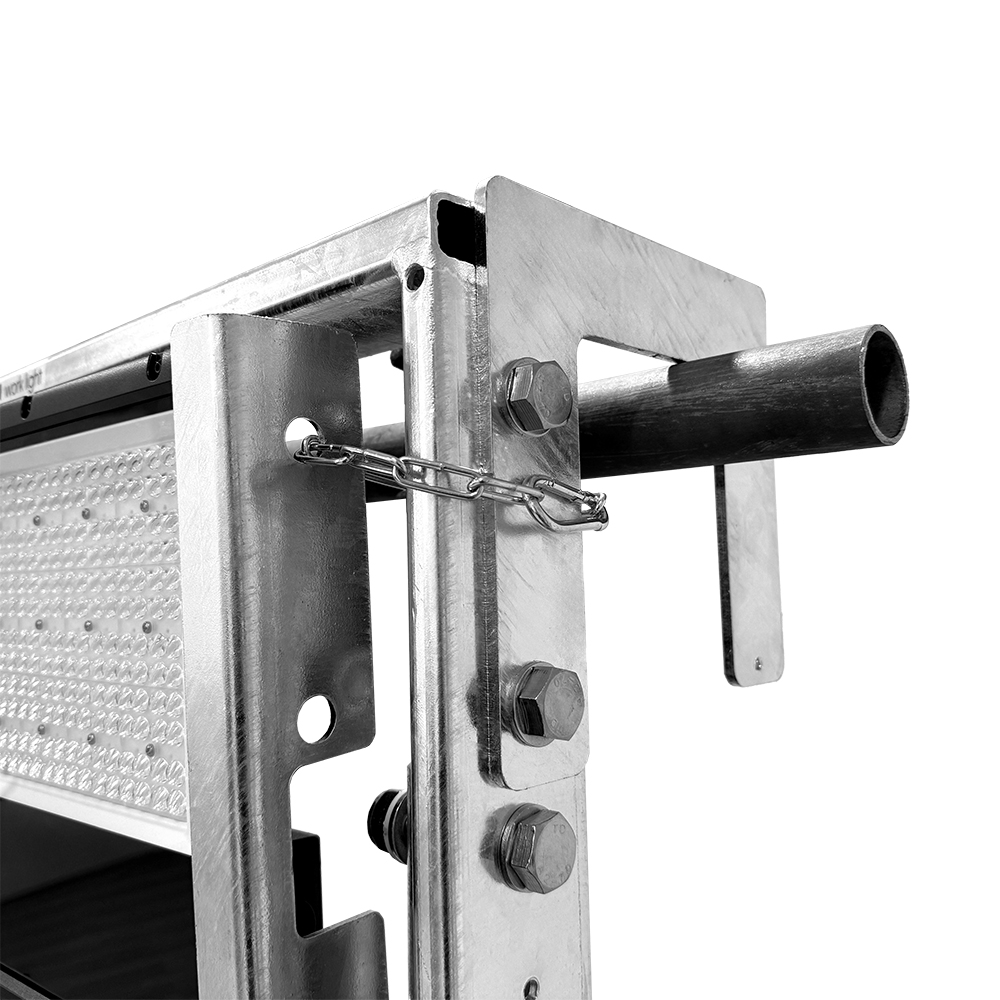 Kranschweinwerfer StackBeam, 900W, CCT (3000 - 5000K), asymmetrisch,  IP65, IK08, Kranhalterung integriert - Bild 5